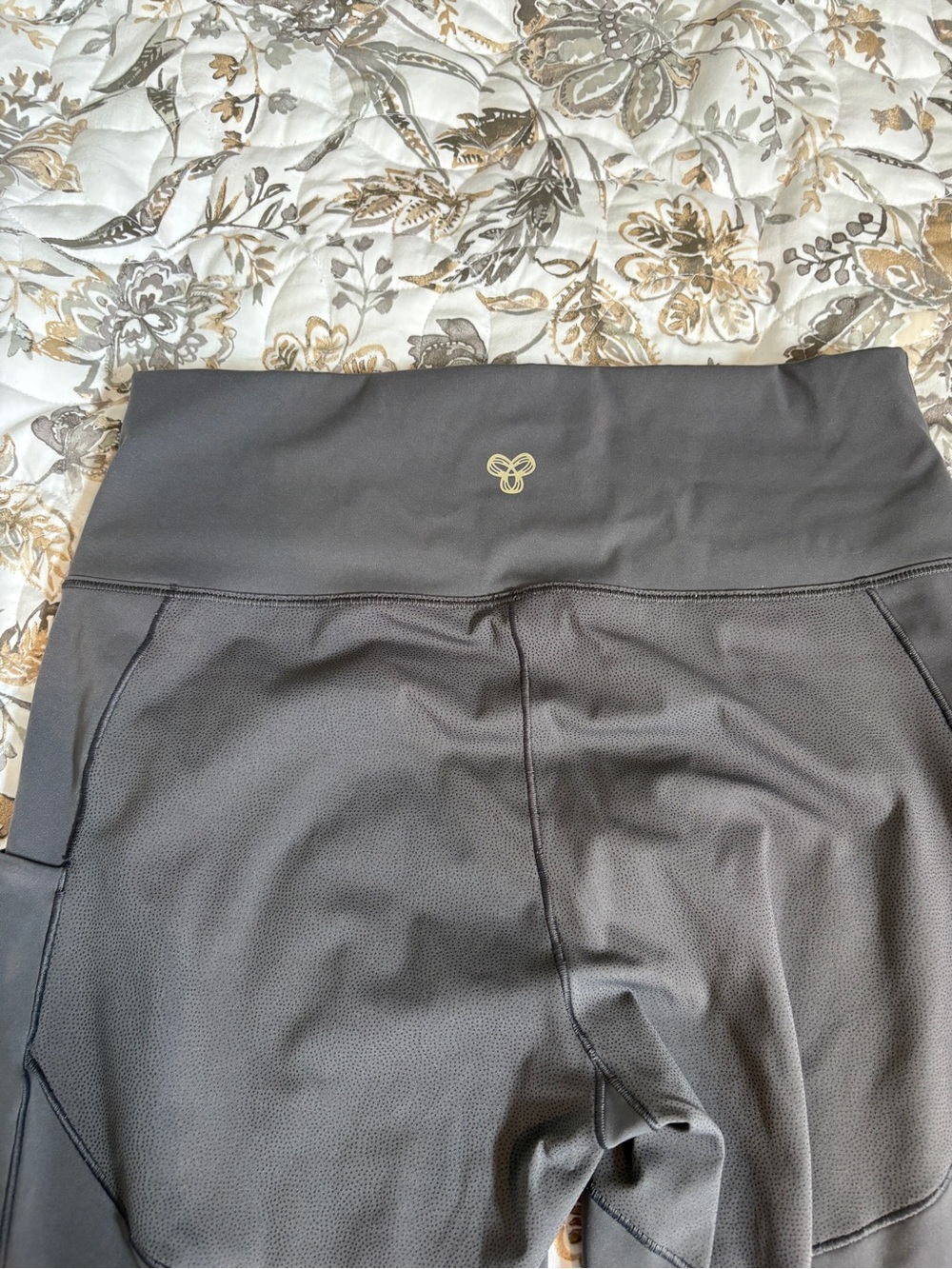 Aritzia Gray Active Leggings with Subtle Logo
